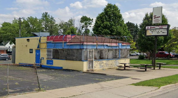 A&W Restaurant - Pontac - 1006 Baldwin Ave